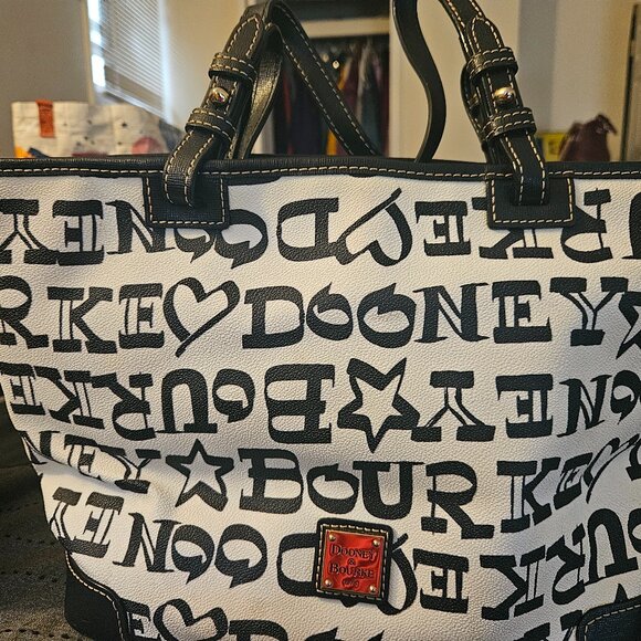 Dooney and Bourke shopper tote - Picture 1 of 11